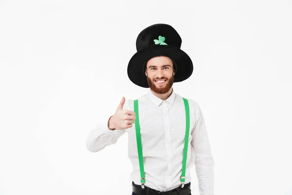 Munter ung mann som feirer St. Patricks dag – stockfoto