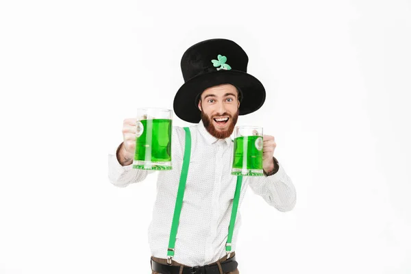 Vidám fiatalember ünnepli St. Patrick napja — Stock Fotó