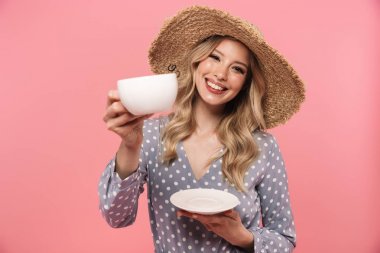 güzel, genç, sarışın bir kadın portresi