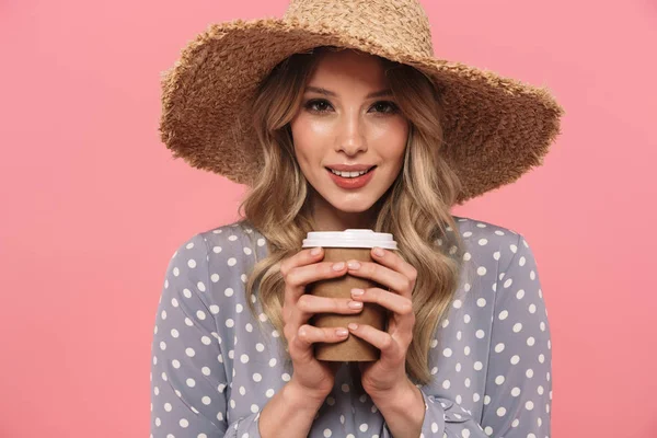 güzel, genç, sarışın bir kadın portresi