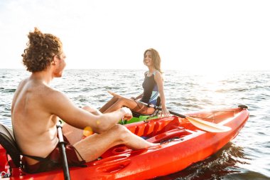 Sportif genç çift birlikte Kaying