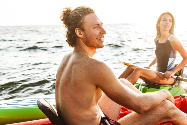 Sportif genç çift birlikte Kaying