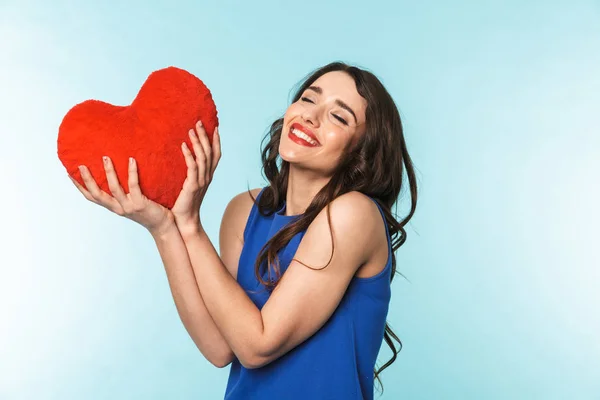 Retrato de una hermosa joven morena de pie —  Fotos de Stock