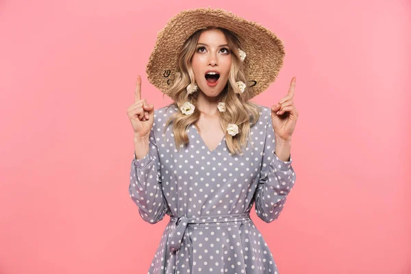 Beautiful young blonde woman wearing summer hat — Stock Photo, Image