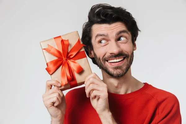 Schöner junger bärtiger brünetter Mann — Stockfoto