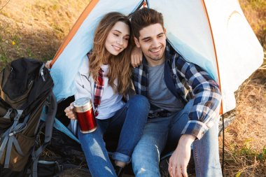 Ücretsiz alternatif tatil dışında Loving çift