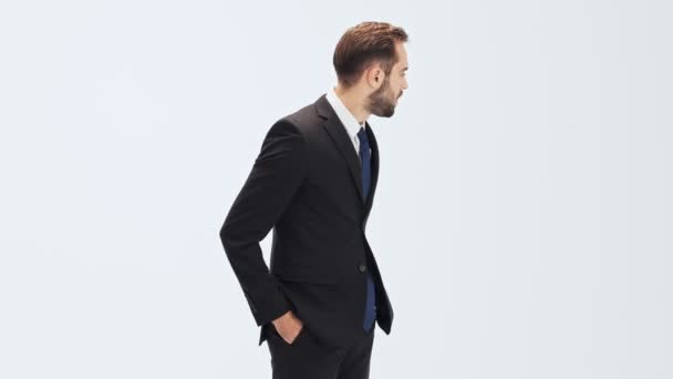 Jeune Homme Affaires Émotionnel Costume Noir Cravate Bleue Devenant Très — Video