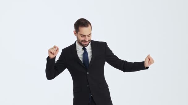 Fröhlicher Junger Geschäftsmann Schwarzem Anzug Und Blauer Krawatte Tanzt Während — Stockvideo