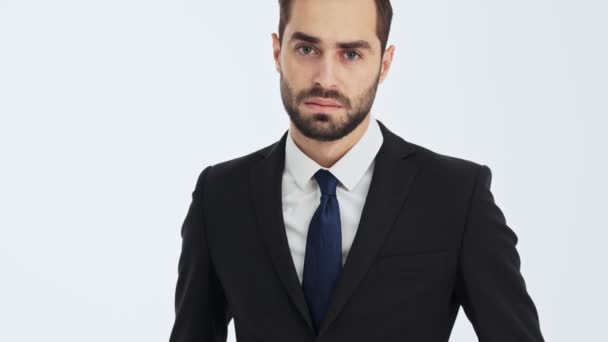 Bello Giovane Uomo Affari Abito Nero Cravatta Blu Sensazione Triste — Video Stock