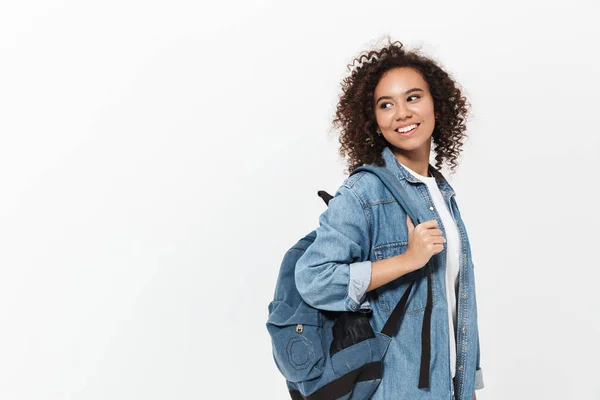 Retrato de una chica africana casual bastante alegre — Foto de Stock