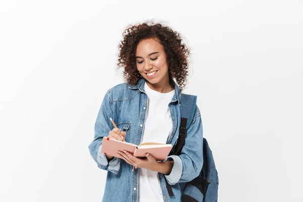 Retrato de una chica africana casual bastante alegre — Foto de Stock