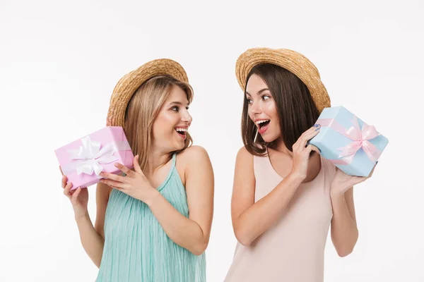 Two cheerful pretty young girls isolated — Stock Photo, Image