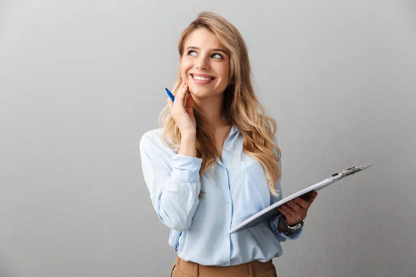 Foto van verleidelijke blonde secretaresse vrouw met lange krullend haar Thi — Stockfoto