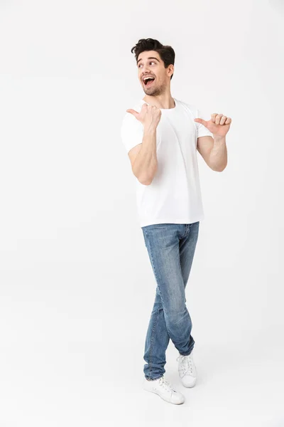 Retrato de comprimento total de um jovem alegre — Fotografia de Stock