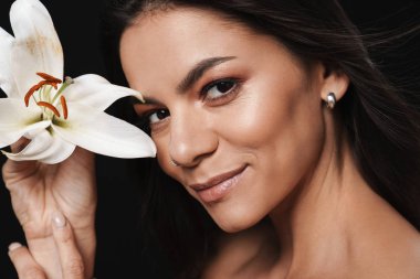 Çekici bir genç üstsüz kadın Güzellik Portresi