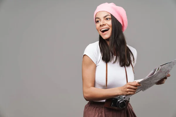 Imagem close-up de alegre jovem turista mulher com retro vintage — Fotografia de Stock