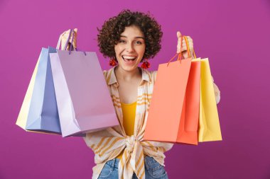 Çekici bir genç kadının portresi.