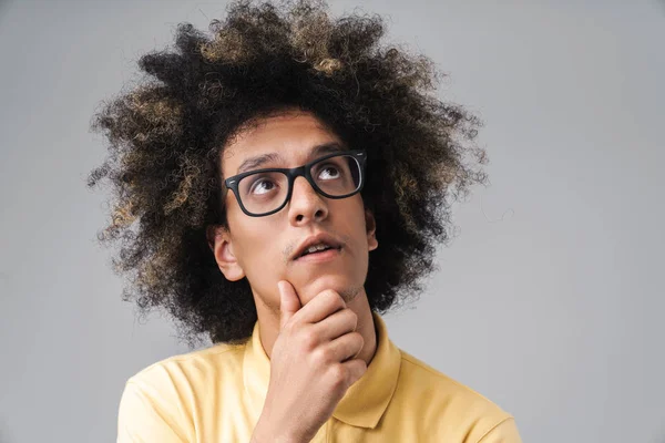 Photo of smart caucasian man with afro hairstyle wearing eyeglas — Stock Photo, Image