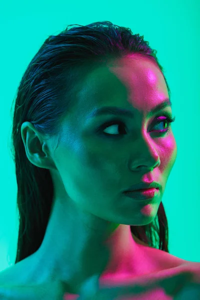 매력적인 토플리스 젊은 아시아 여자의 아름다움 초상화 — 스톡 사진