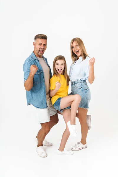 Foto de comprimento total de mulher da família caucasiana feliz e homem com l — Fotografia de Stock