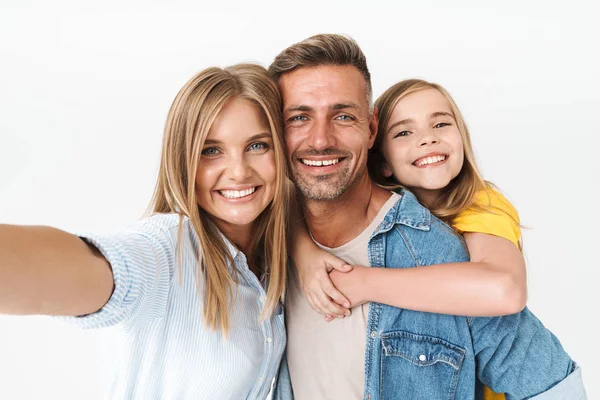 Imagen de la divertida mujer de la familia caucásica y el hombre con la niña — Foto de Stock