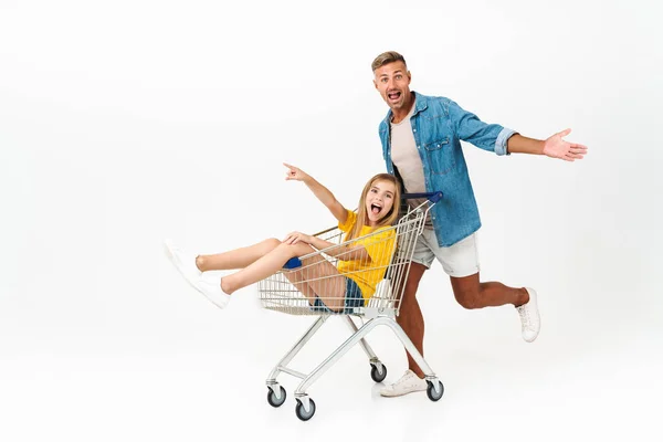 Imagen de la familia caucásica padre e hija divirtiéndose mientras h — Foto de Stock