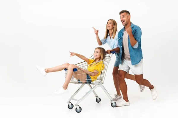 Imagen de la familia feliz hombre y mujer divirtiéndose mientras da paseo — Foto de Stock