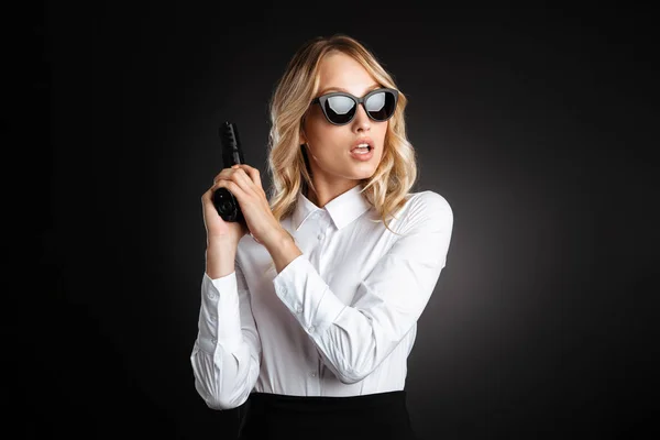 Retrato de uma bela mulher de negócios loira de cabelos — Fotografia de Stock