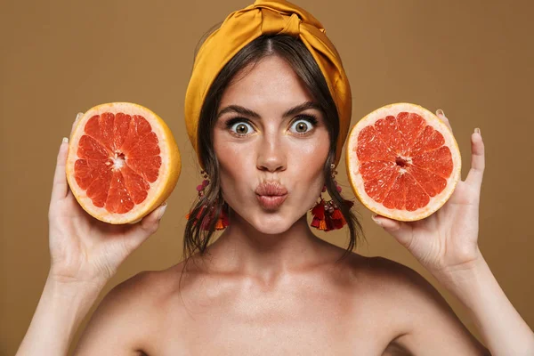 Close up beauty portrait of an attractive young topless woman — Stock Photo, Image