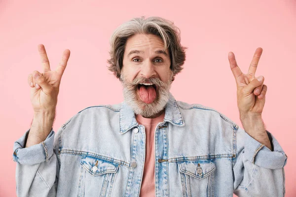 Ritratto di un uomo di mezza età vestito casual — Foto Stock