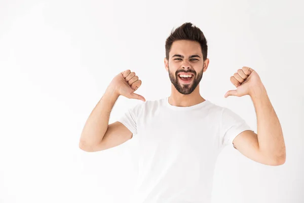 Porträt eines attraktiven jungen bärtigen Mannes — Stockfoto