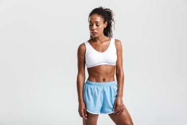 Çekici, sağlıklı bir Afrikalı sporcunun boyu kadar.