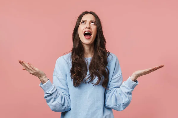 Image Displeased Brunette Woman Wearing Casual Shirt Screaming Throwing Her — Stock Photo, Image