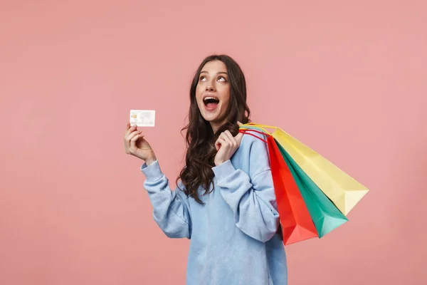 Imagem Jovem Atraente Com Cabelos Castanhos Longos Segurando Sacos Compras — Fotografia de Stock