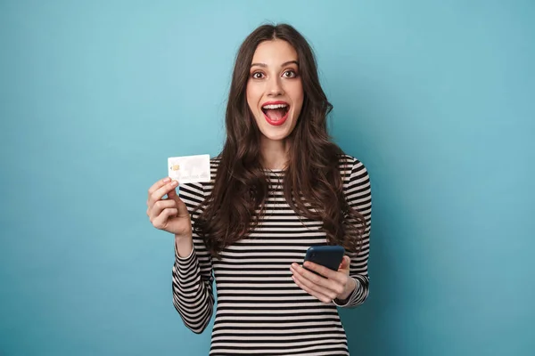 Photo Excited Nice Woman Striped Sweater Holding Credit Card Cellphone — Stock Photo, Image