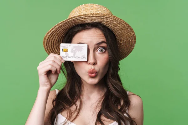 Image Excited Woman Straw Hat Holding Credit Card Making Kiss — Stock Photo, Image