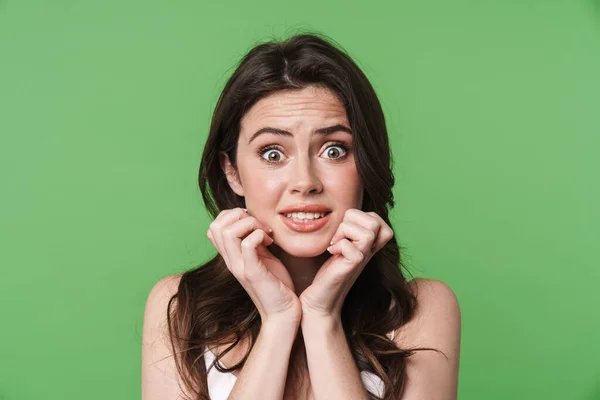 Beeld Van Bange Blanke Vrouw Poseren Kijken Naar Camera Geïsoleerd — Stockfoto