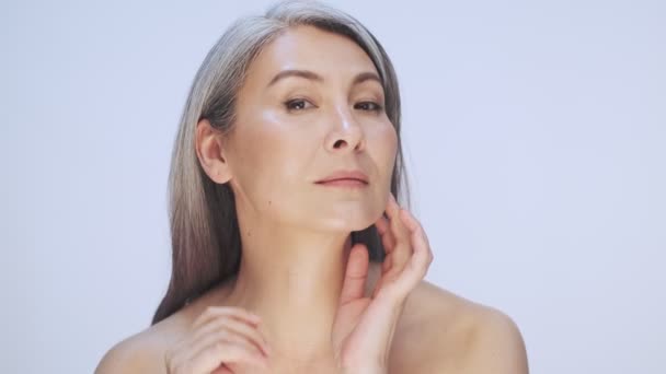 Good Looking Old Mature Half Naked Woman Long Gray Hair — Stock Video
