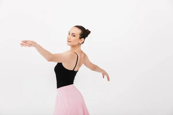 Imagen Una Joven Bailarina Caucásica Practicando Bailando Elegantemente Aislada Sobre —  Fotos de Stock