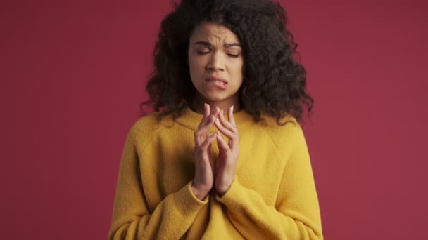 Young Confused Nervous African Woman Isolated Dark Red Burgundy Background — Stock Video