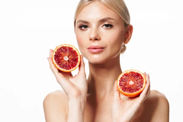Imagen Una Hermosa Mujer Joven Sin Camisa Posando Con Naranja —  Fotos de Stock