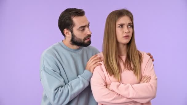 Displeased Blonde Woman Offended Her Boyfriend Pink Background — ストック動画