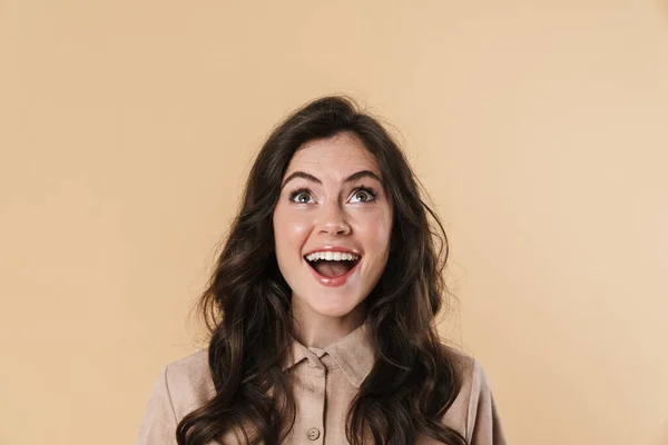 Beeld Van Verrukt Aantrekkelijke Vrouw Glimlachen Kijken Naar Boven Geïsoleerd — Stockfoto