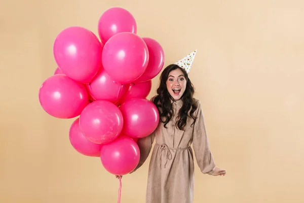 Imagem Mulher Bonito Animado Festa Cone Sorrindo Enquanto Posando Com — Fotografia de Stock