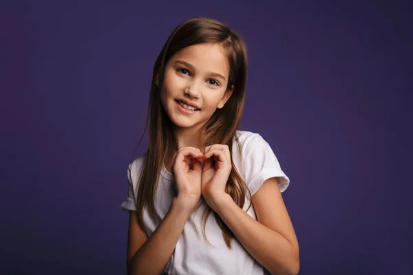 Foto Menina Atraente Alegre Sorrindo Fazendo Gesto Coração Com Dedo — Fotografia de Stock