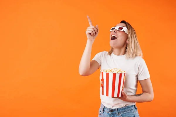 Afbeelding Van Opgewonden Vrouw Bril Wijzend Vinger Omhoog Terwijl Het — Stockfoto