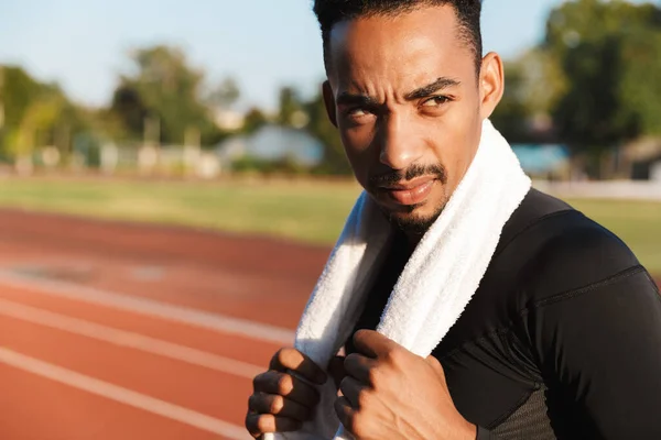 Image Athletic African American Man Standing Running Track Sports Ground — Stock Photo, Image