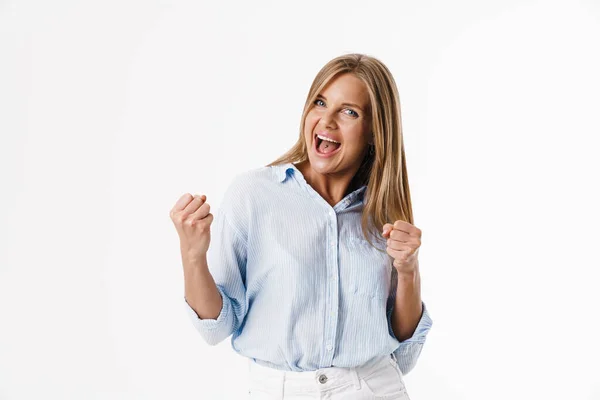 Immagine Una Donna Bionda Eccitata Che Gesto Del Vincitore Urla — Foto Stock