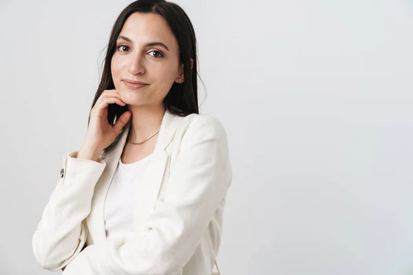 Foto Mujer Negocios Atractiva Feliz Mirando Cámara Sonriendo Aislado Sobre — Foto de Stock