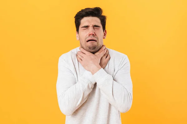 Foto Hombre Enfermo Infeliz Con Dolor Garganta Doloroso Cuello Conmovedor — Foto de Stock